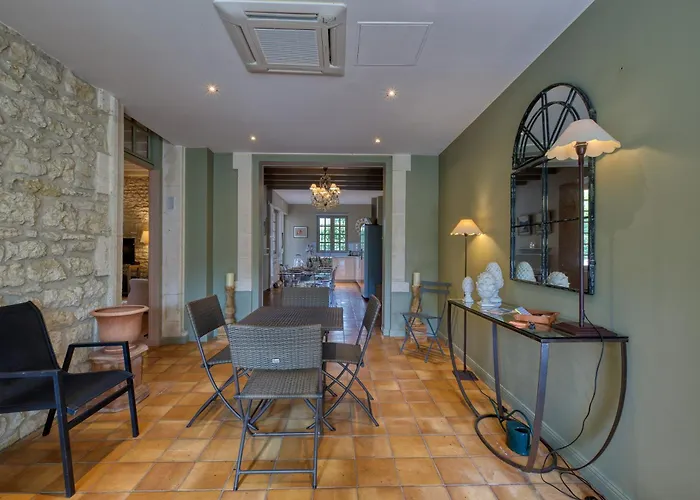 Fripouille - A 100 M De La Royan